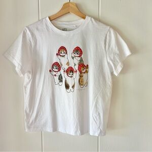 NWOT Uniqlo Mofusand Cats with Strawberry Hats Tee Shirt size M